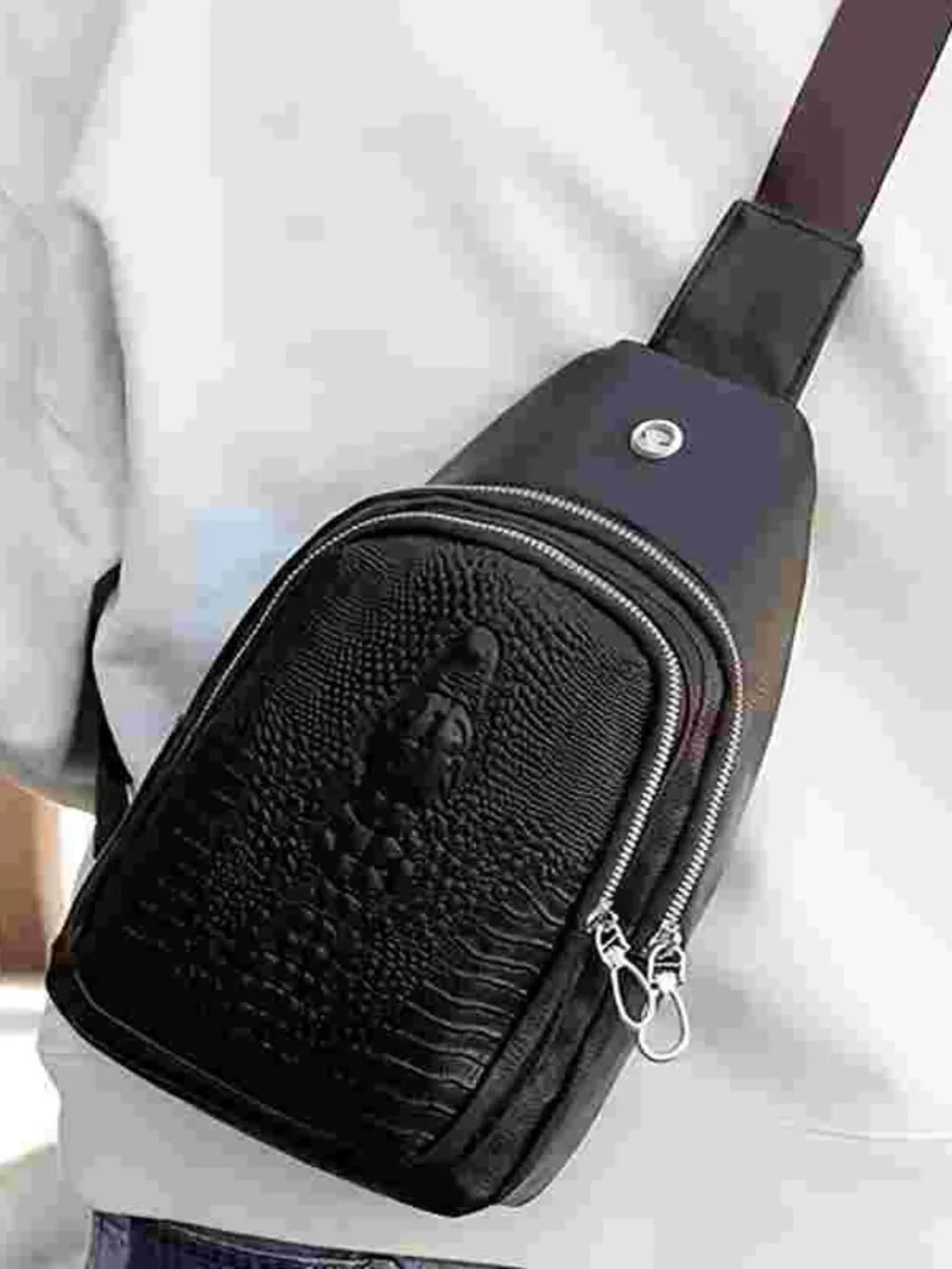 Crocodile Pattern Chest Bag with Earphone Hole Casual Shoulder Messenger Bag